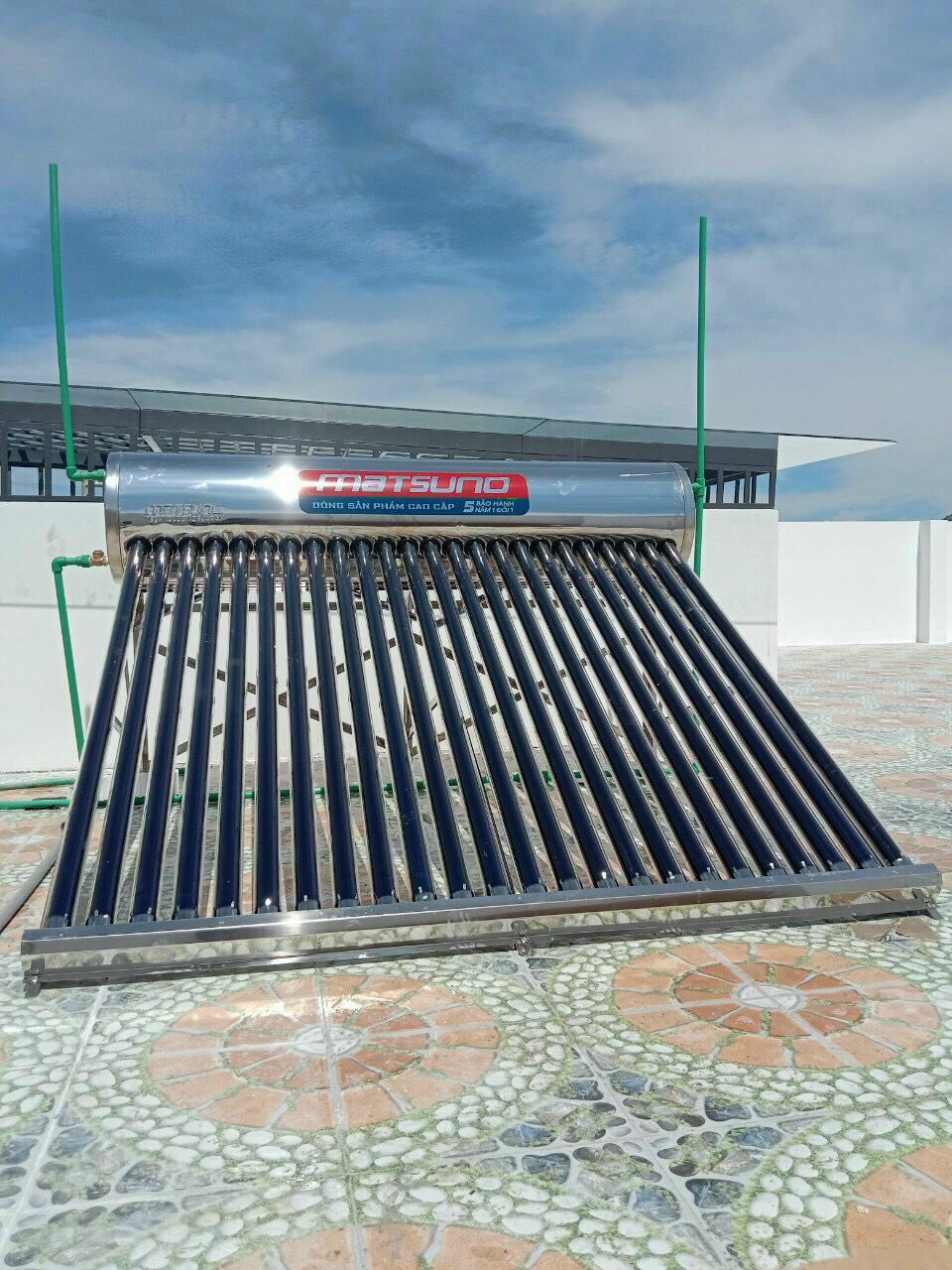 Máy nước nóng năng lượng mặt trời - Bồn Nước Đạt Thành - Công Ty TNHH SX TM Đại Lộc Phú